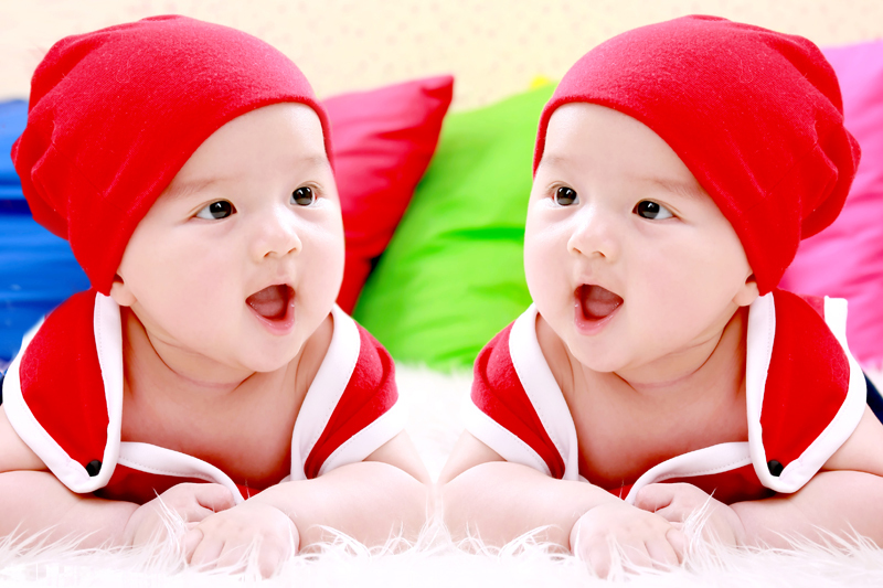 cach-dat-ten-cho-cap-song-sinh-be-gai